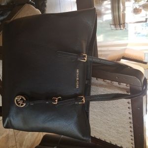 Simple Black Micheal Kors
